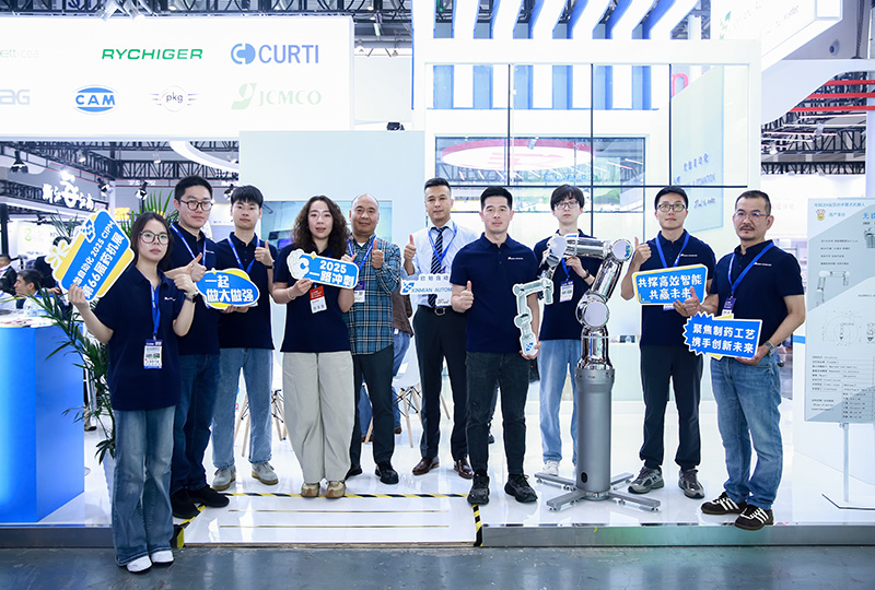 1745568374798570teRZ.jpg 大合照.jpg